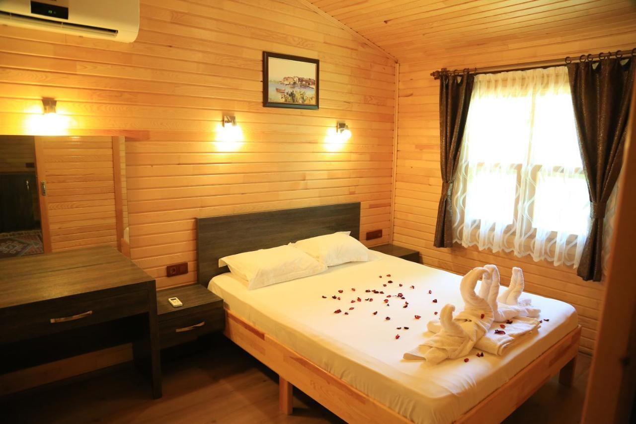 Tunays Pansiyon Bed and Breakfast Çıralı Exterior foto