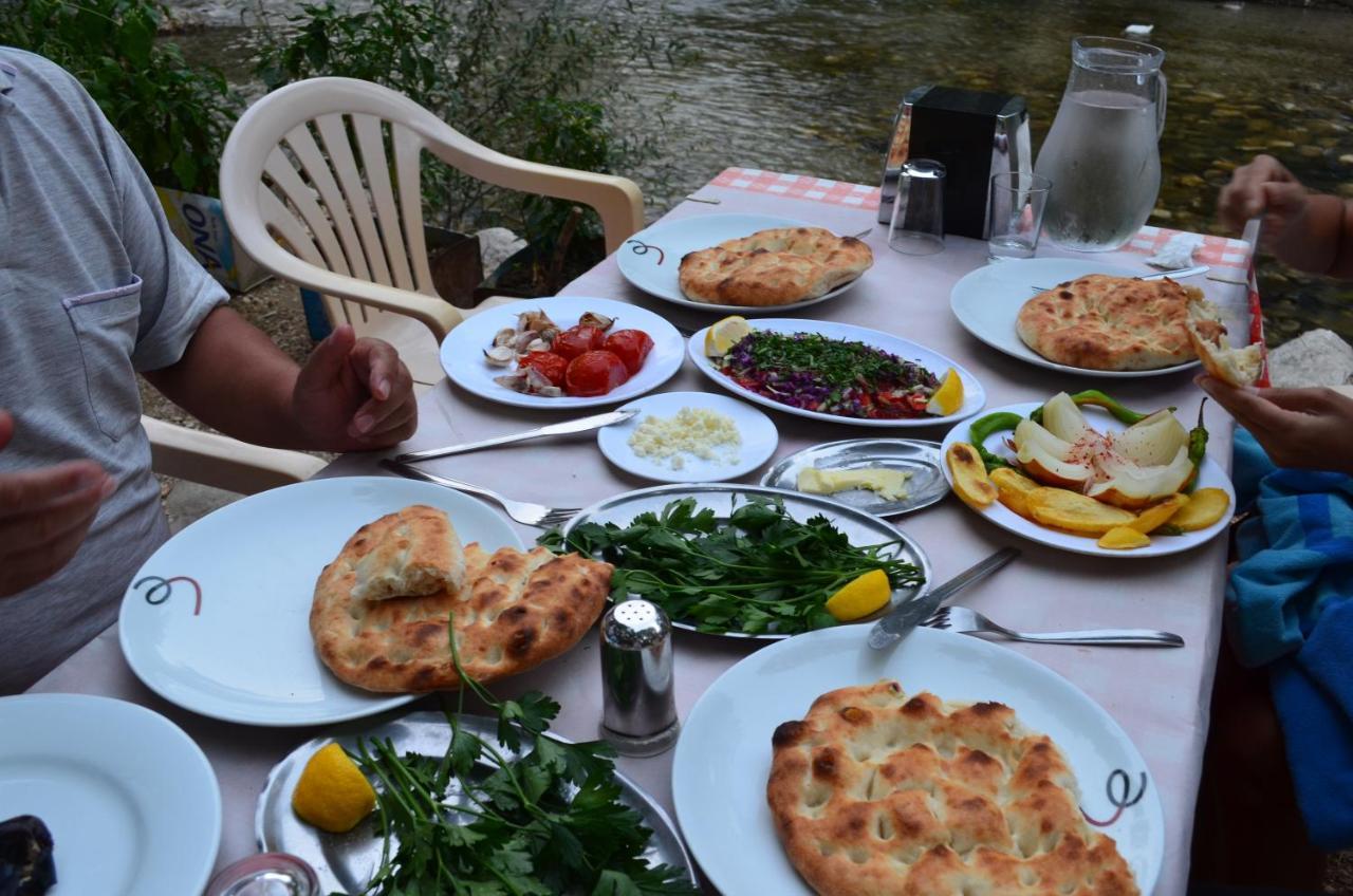 Tunays Pansiyon Bed and Breakfast Çıralı Exterior foto