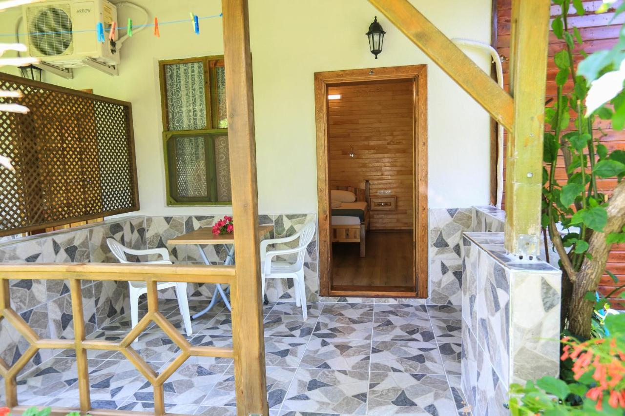 Tunays Pansiyon Bed and Breakfast Çıralı Exterior foto