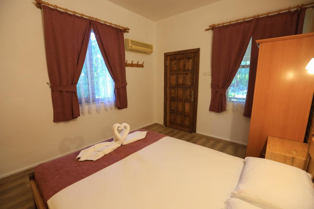 Tunays Pansiyon Bed and Breakfast Çıralı Exterior foto